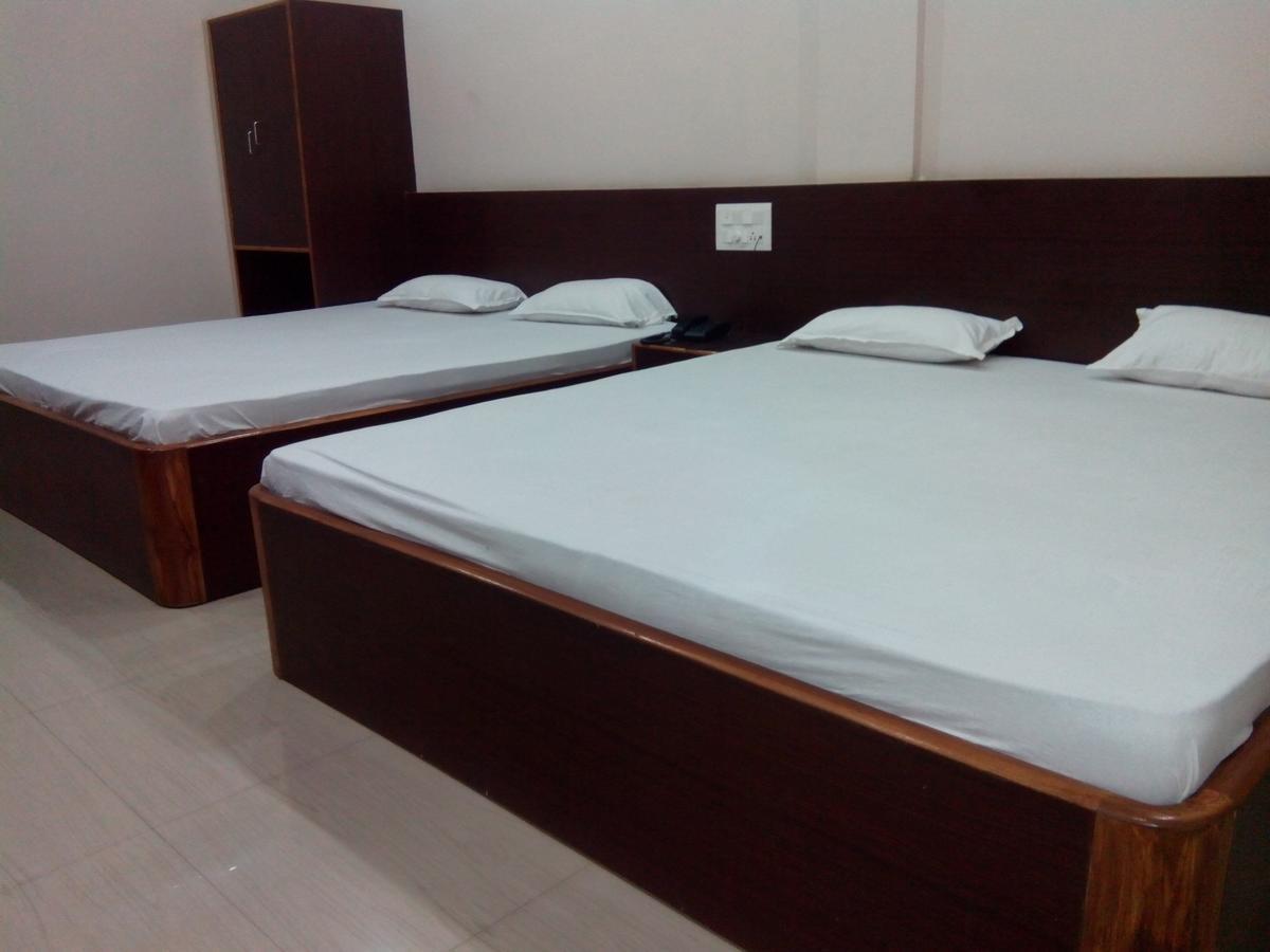 Hotel Bhammars Balangir Номер фото
