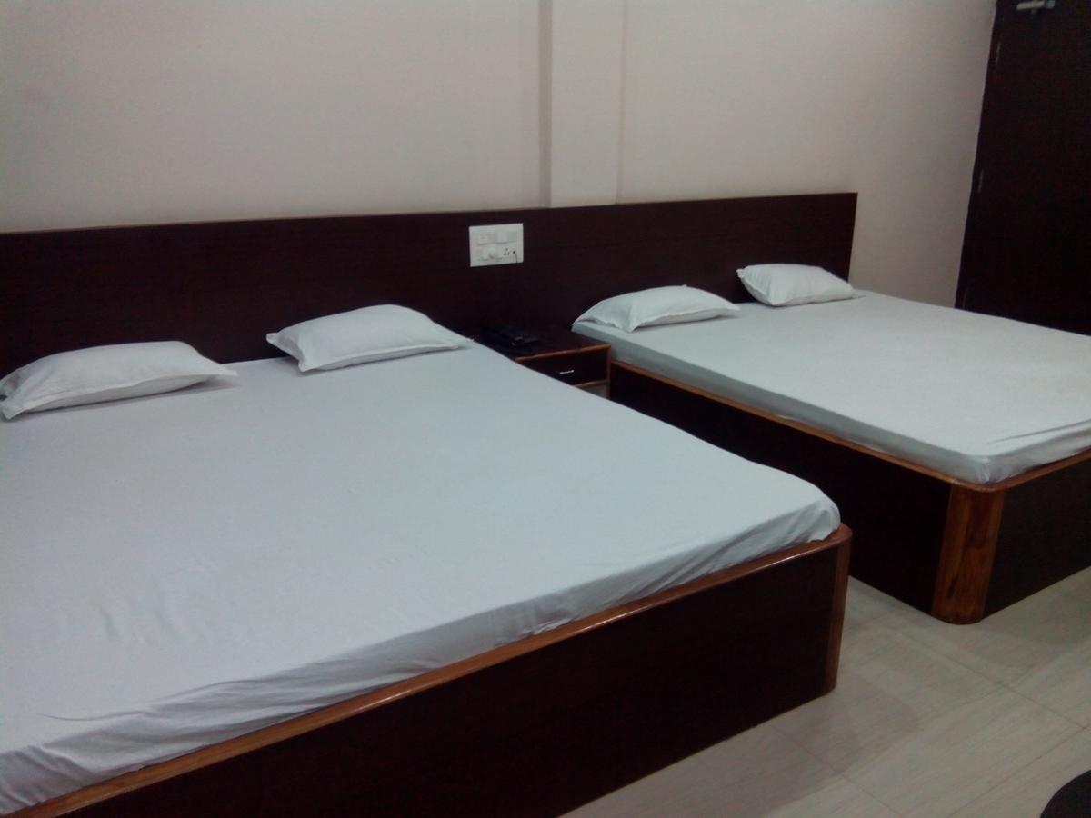 Hotel Bhammars Balangir Номер фото