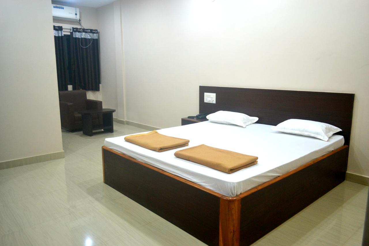 Hotel Bhammars Balangir Номер фото