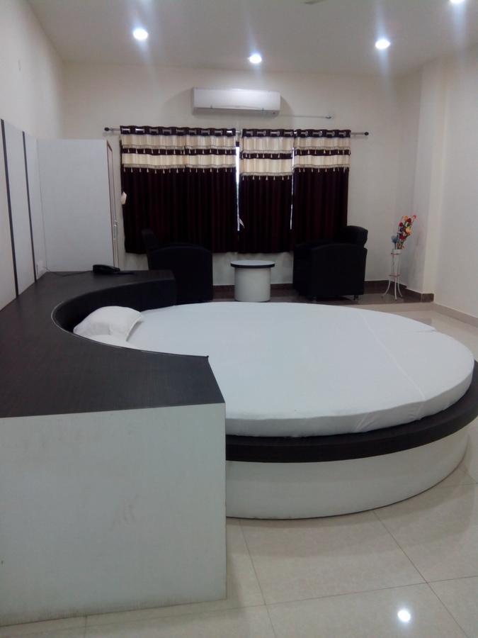 Hotel Bhammars Balangir Екстер'єр фото